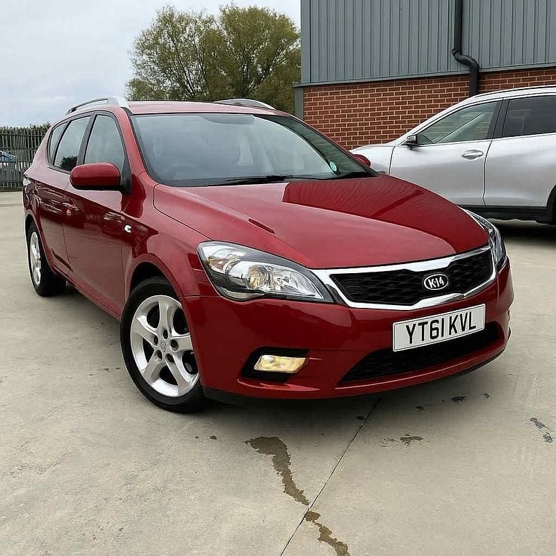 Red Used 2011 Kia Ceed 2 Estate | £2,295 (Fair price) - Image 1/3