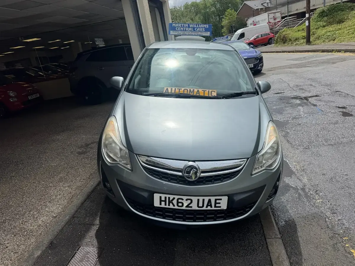 Used Vauxhall Corsa 100 HP (73 kW) 2013 Silver Hatchback