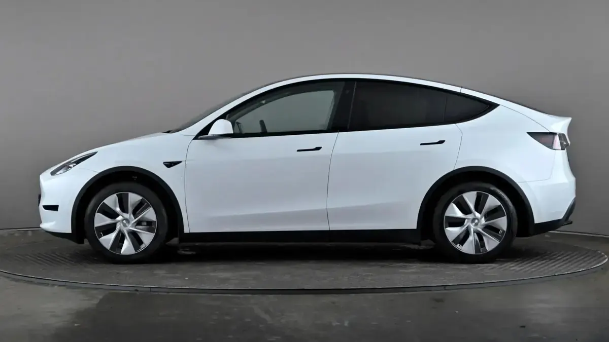 Used Tesla Model Y RWD 219 kW (299 HP) 2024 White SUV