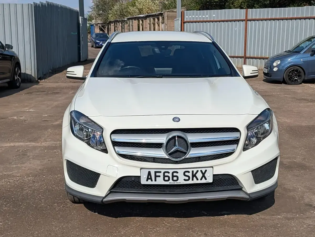 Used Mercedes GLA200 AMG line 136 HP (100 kW) 2016 White SUV