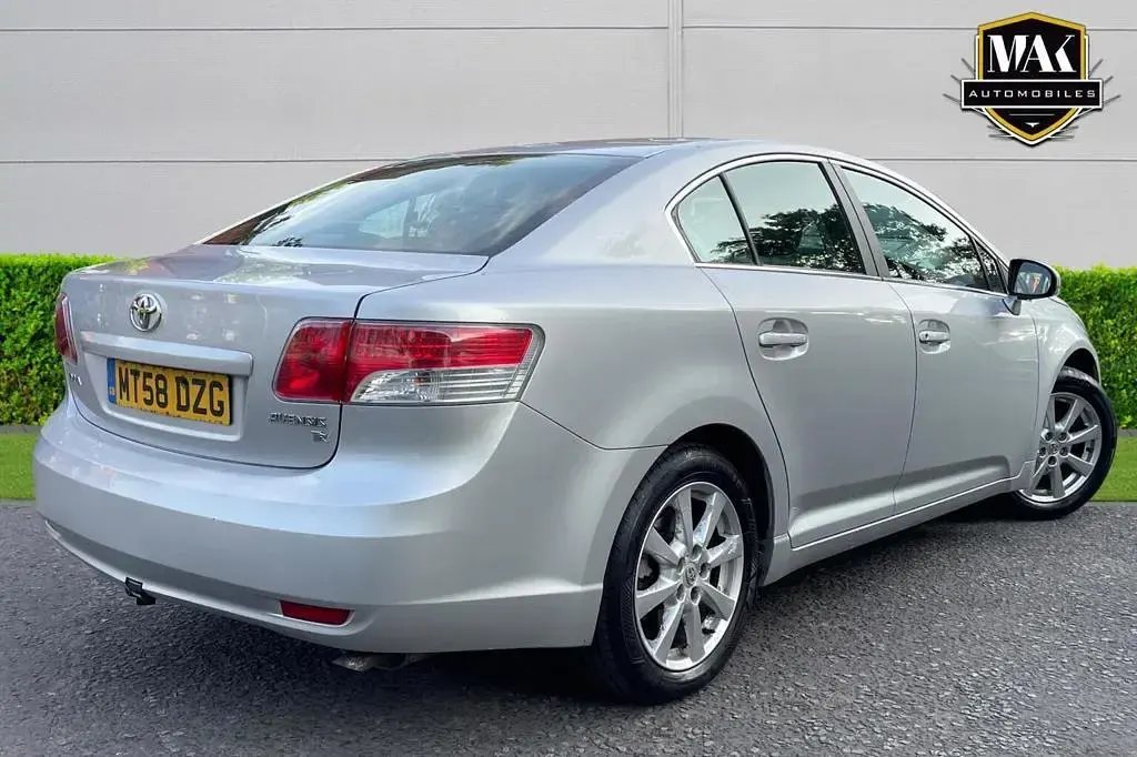 Used Toyota Avensis 2009 Silver Sedan