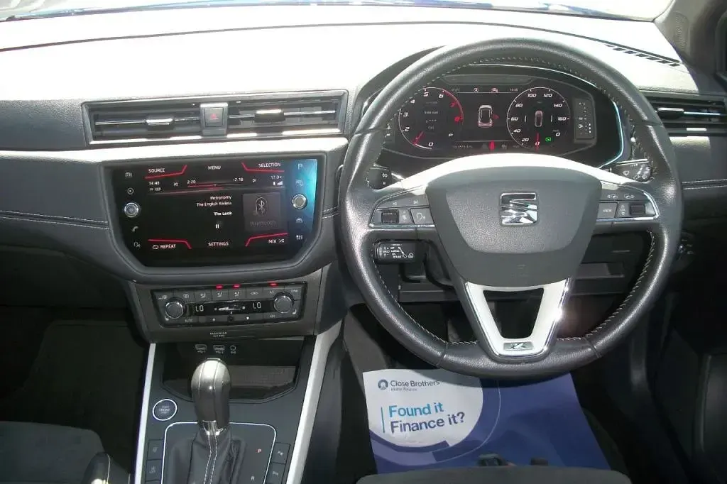 Usado Seat Arona XCELLENCE Lux 115 CV (84 kW) 2020 Azul SUV
