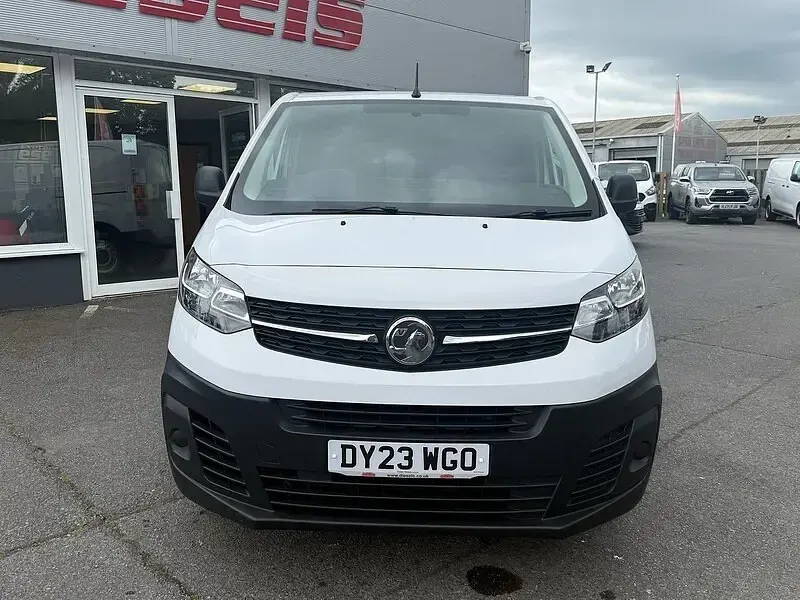 Used Vauxhall Vivaro 100 HP (73 kW) 2023 White MPV