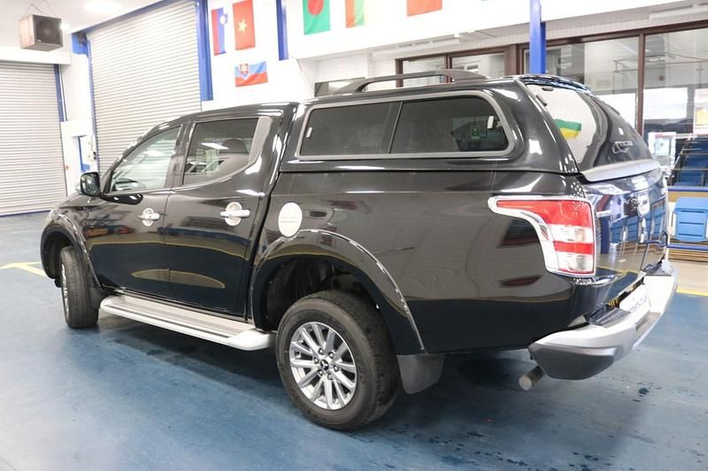 Used Mitsubishi L200 180 HP (132 kW) 2019 Black Pickup