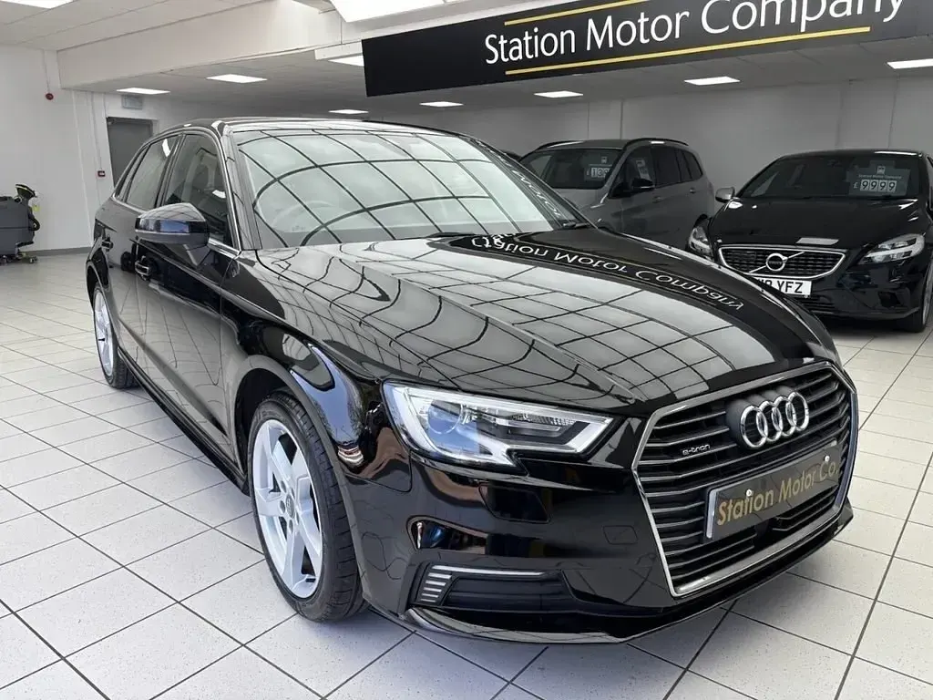 Begagnad Audi A3 Sportback e-tron Advanced 204 HK (150 kW) 2020 Svart Halvkombi