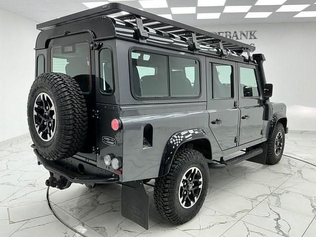 Used Land Rover Defender Adventure 122 HP (89 kW) 2016 Grey Estate