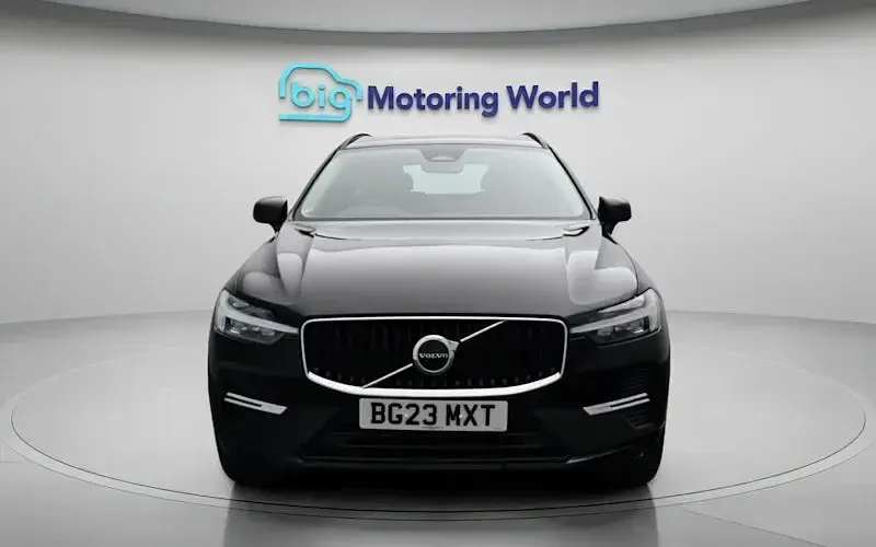 Used Volvo XC60 Core 250 HP (183 kW) 2023 Black SUV