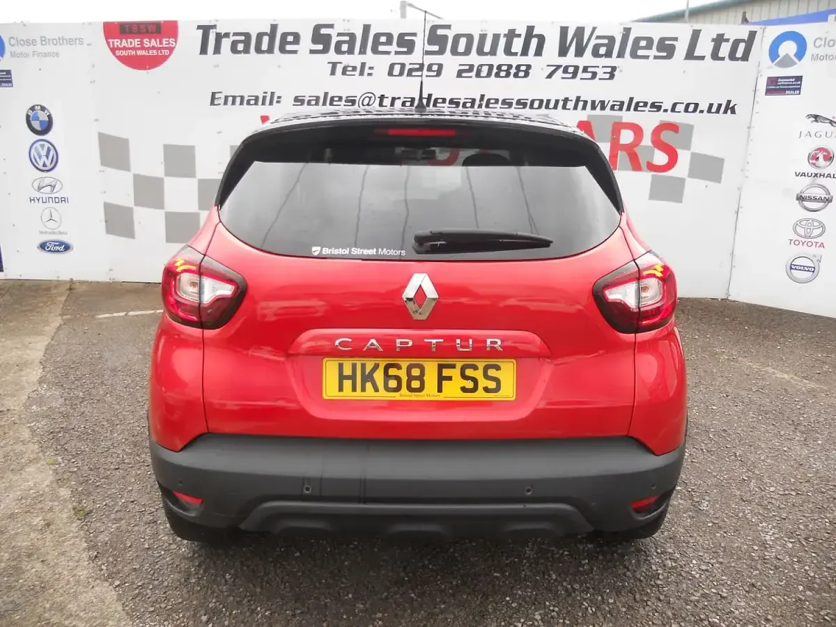 Used Renault Captur Iconic 90 HP (66 kW) 2019 Red SUV