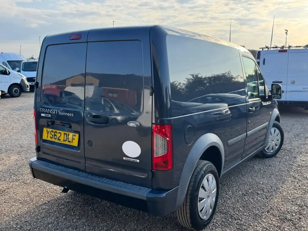 Begagnad Ford Transit Connect Trend 110 HK (80 kW) 2012 Blå Minibuss