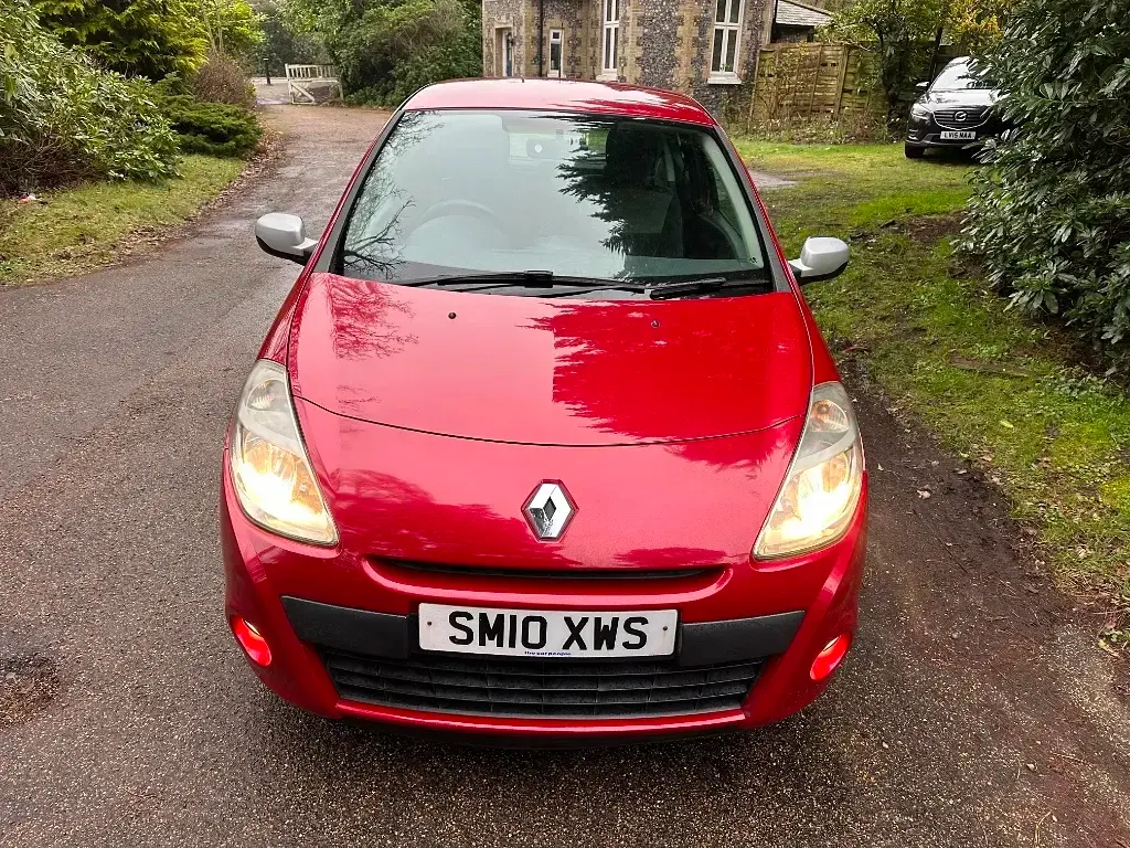 Used Renault Clio 2010 Red Hatchback
