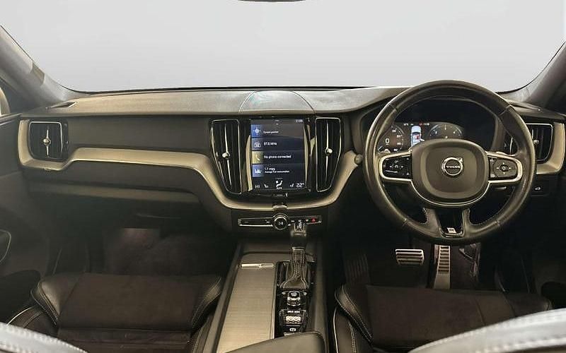 Used Volvo XC60 R-Design 190 HP (139 kW) 2018 Silver SUV