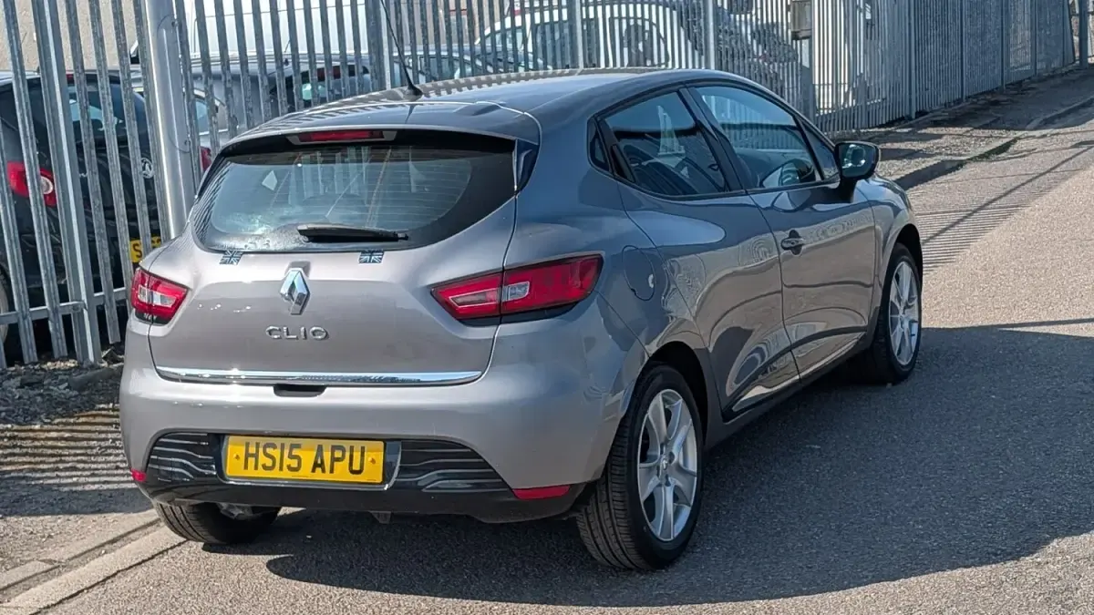 Used Renault Clio Dynamique 75 HP (55 kW) 2015 Grey Hatchback