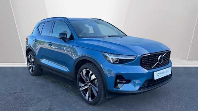 Used 2025 Volvo XC40 Ultra SUV | £35,995 (Expensive) - Image 1/4
