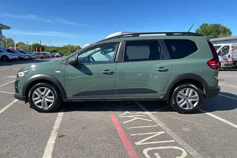 Used Dacia Jogger Expression 110 HP (80 kW) 2023 Green MPV