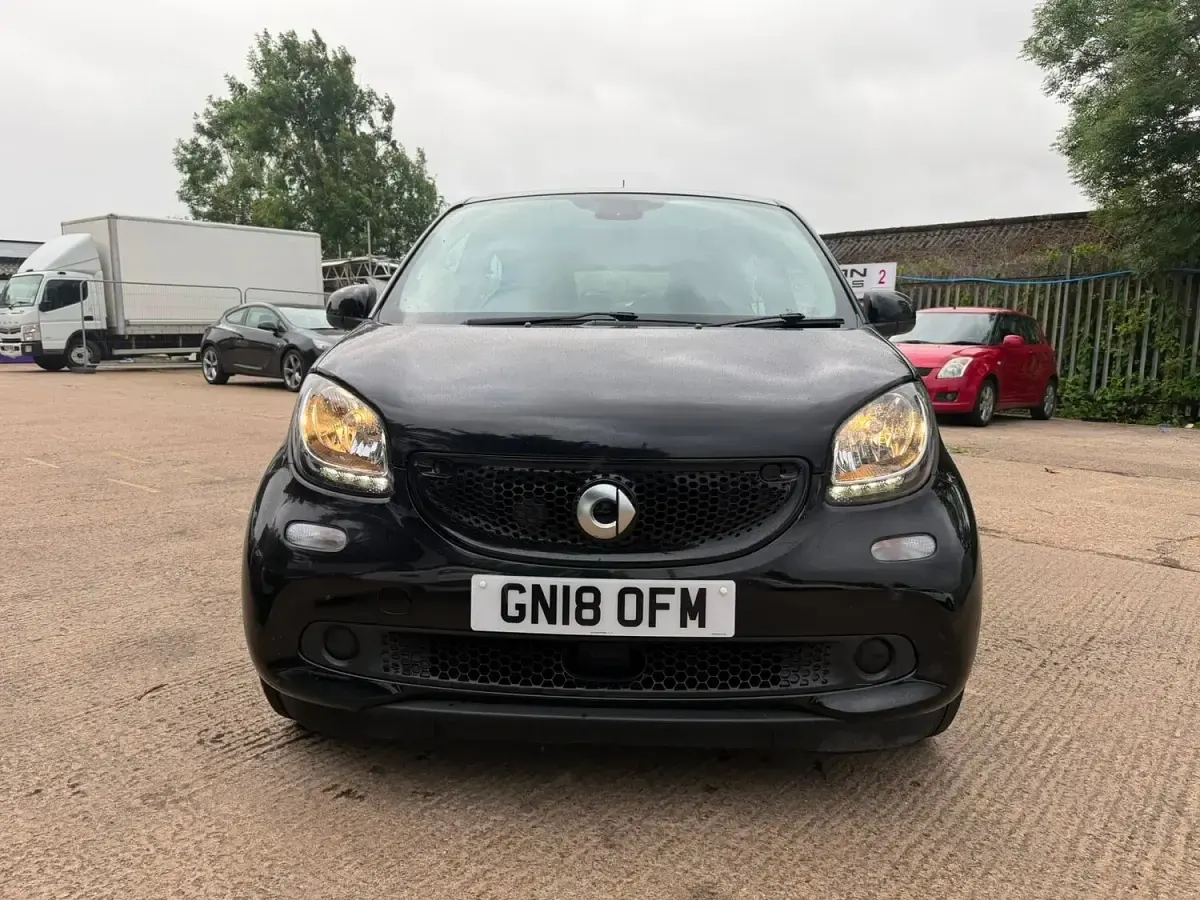 Used Smart ForFour Electric Drive Premium 60 kW (82 HP) 2018 Black Hatchback