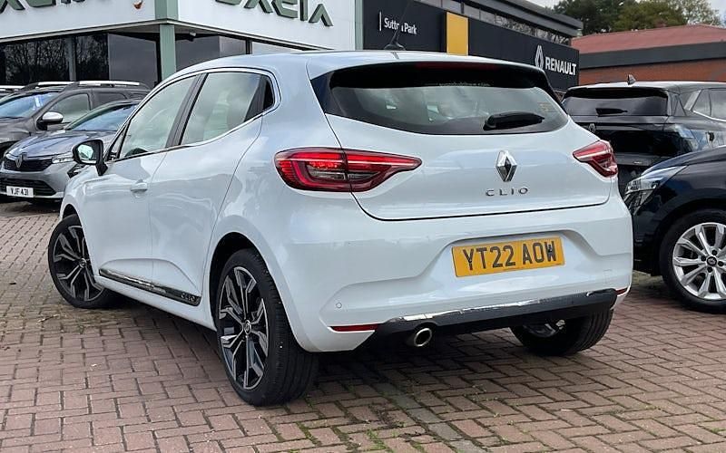 Używany Renault Clio V SE 90 KM (66 kW) 2022 Hatchback