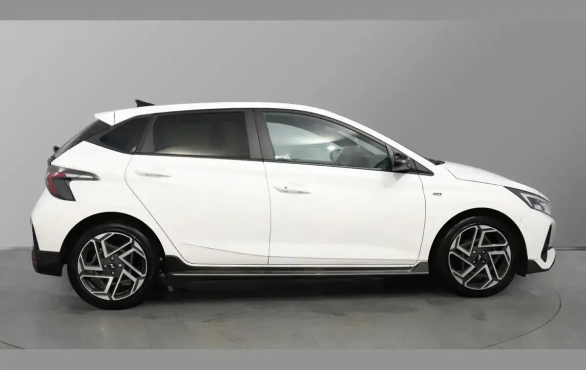 Used Hyundai i20 N Line 100 HP (73 kW) 2025 White Hatchback
