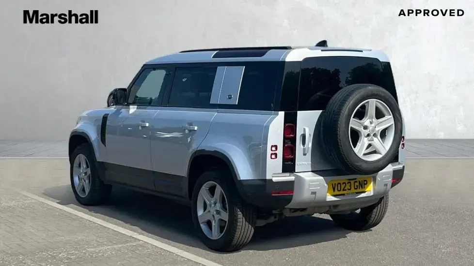 Used Land Rover Defender SE 249 HP (183 kW) 2023 Silver SUV