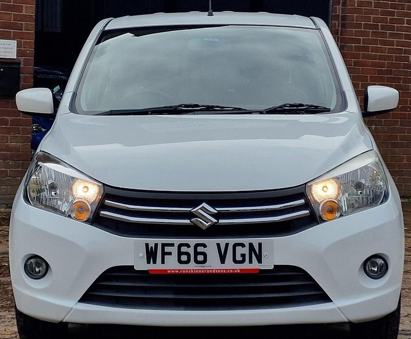 Used Suzuki Celerio SZ4 68 HP (50 kW) 2016 White Hatchback