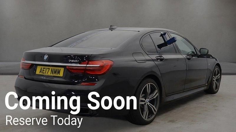 Usado BMW 750 M Sport 450 CV (330 kW) 2017 Negro Berlina
