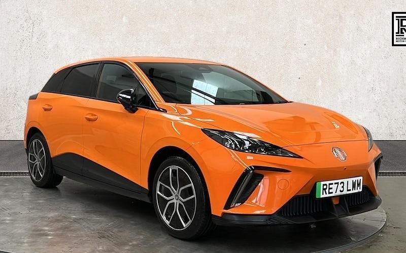 Used 2025 MG MG4 EV Trophy Hatchback | £16,424 (Good price) - Image 1/3