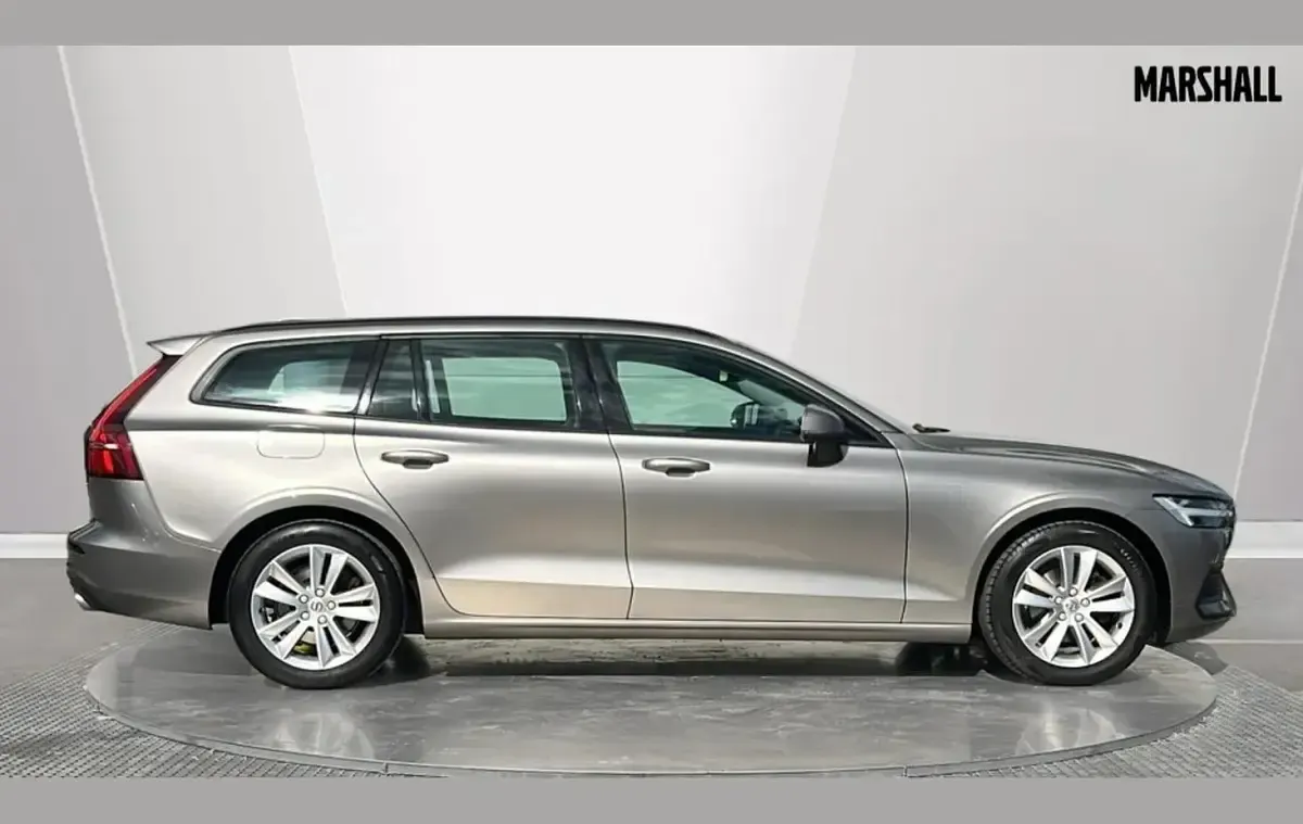 Usado Volvo V60 Momentum 150 CV (110 kW) 2019 Gris Familiar