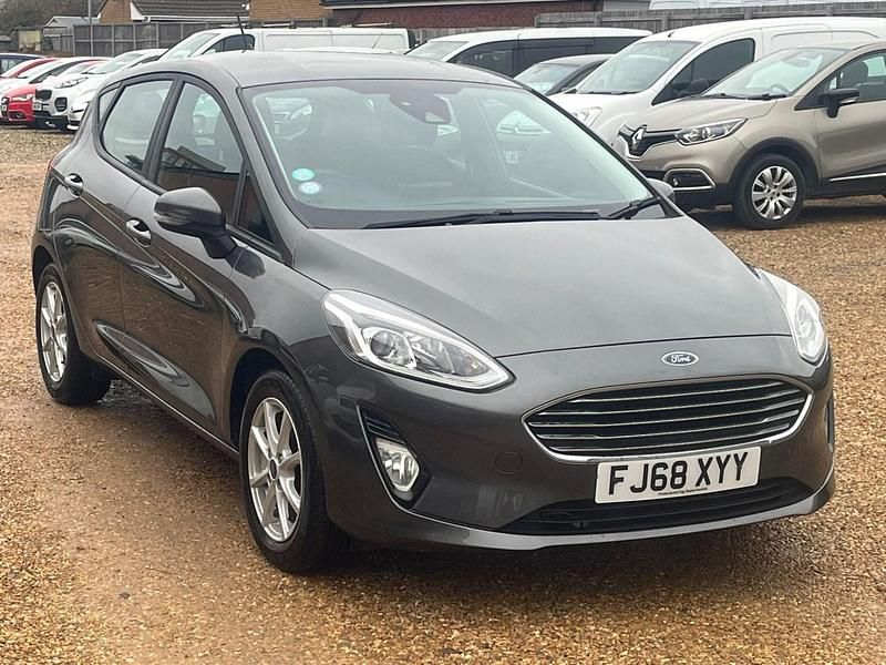 Used Ford Fiesta Zetec 100 HP (73 kW) 2018 Grey Hatchback