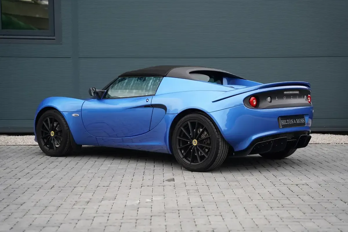 Used Lotus Elise 220 HP (161 kW) 2019 Blue Cabriolet