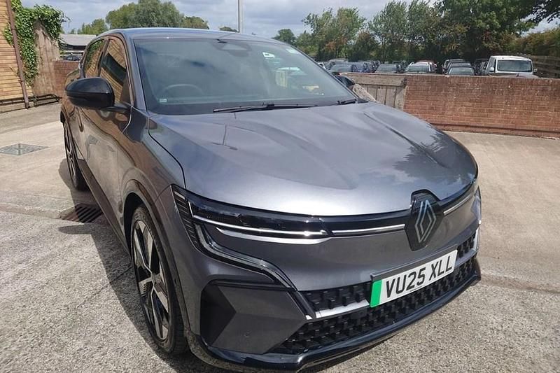 Used 2025 Renault Mégane Komfort Hatchback | £24,495 (A bit pricey) - Image 1/1