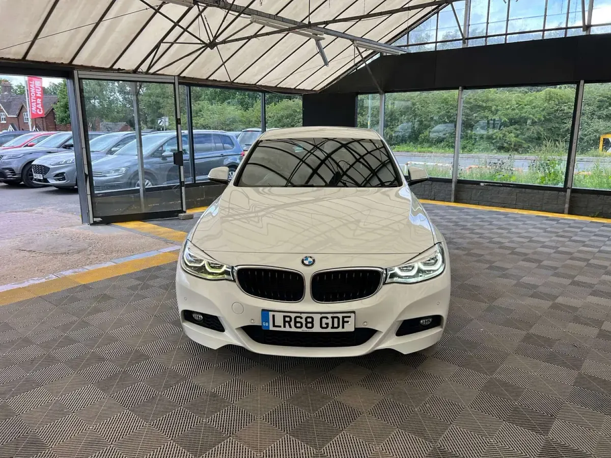 Used BMW 320 M Sport 2018 White Hatchback