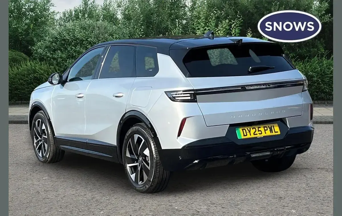 Second-hand Vauxhall Grandland 156 kW (213 CP) 2025 Gri SUV