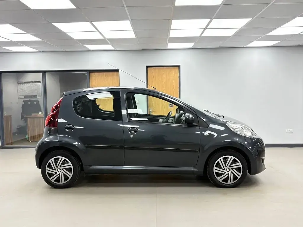 Used Peugeot 107 Active 68 HP (50 kW) 2014 Grey Hatchback