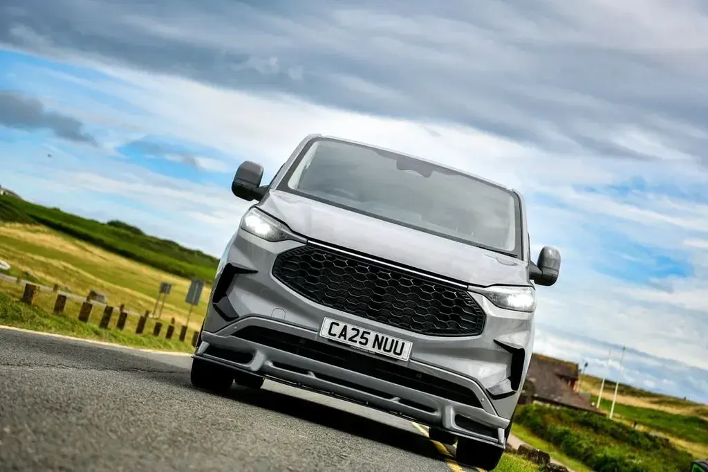 New Ford Transit Custom Limited 170 HP (125 kW) 2025 Grey Van