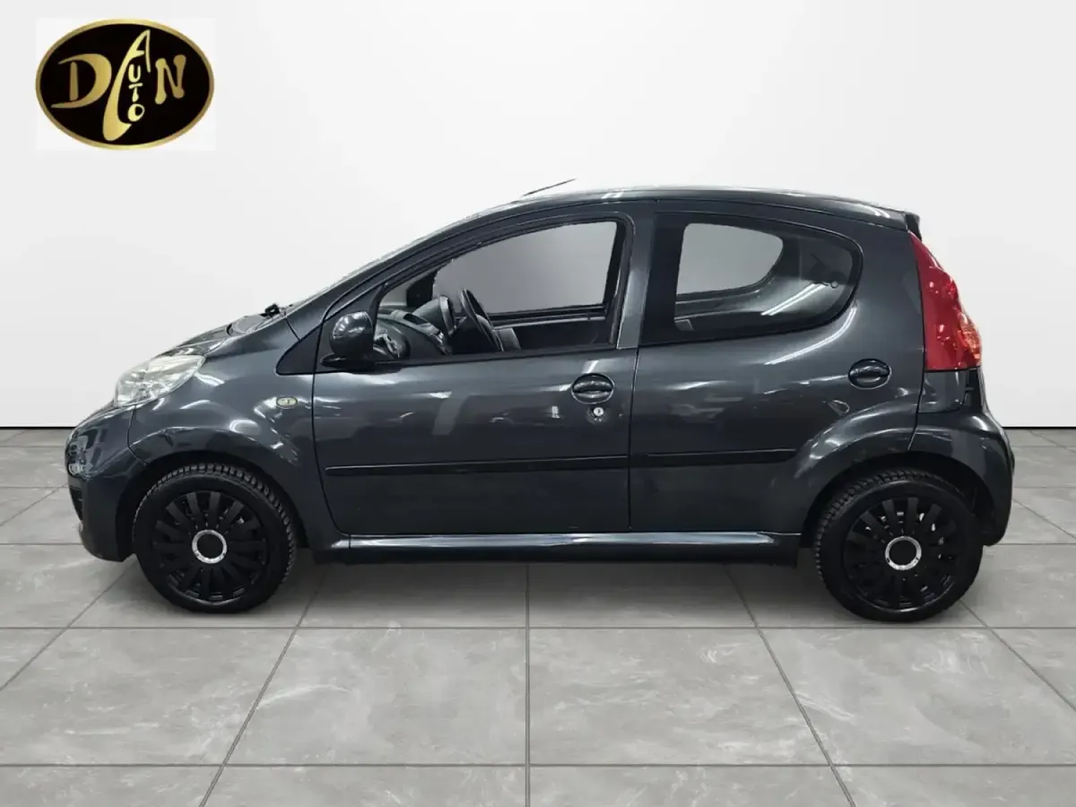Used Peugeot 107 68 HP (50 kW) 2010 Grey Hatchback