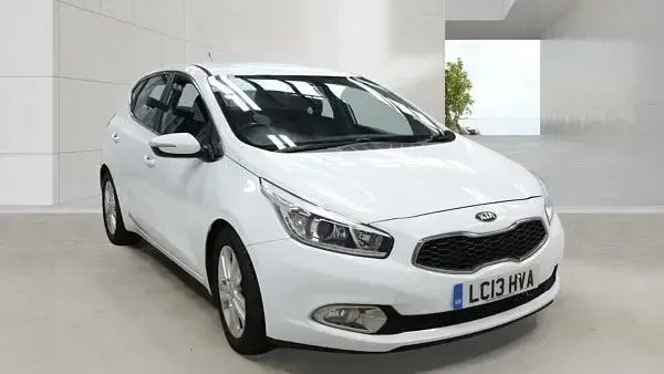 Used Kia Ceed 2013 White Hatchback