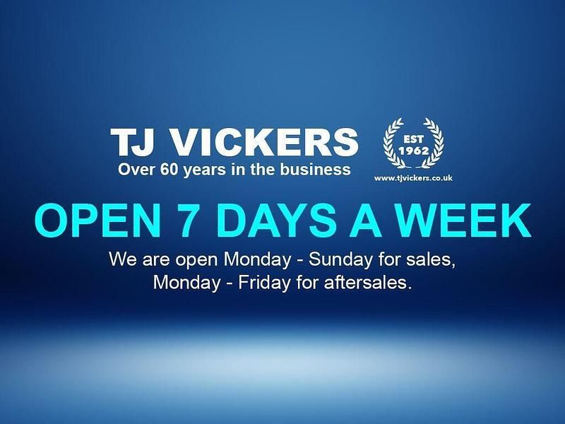 Used Jeep Avenger Summit 114 kW (156 HP) 2024 Green/black SUV