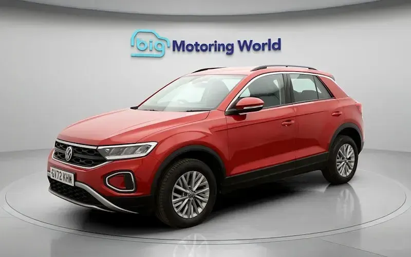 Usado VW T-Roc S 110 HP (80 kW) 2023 Vermelho SUV