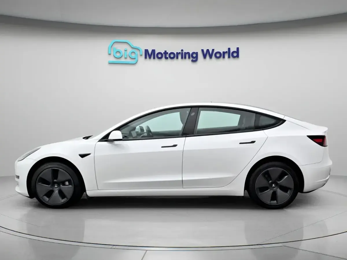 Used Tesla Model 3 Long Range RWD 235 kW (320 HP) 2023 White Sedan