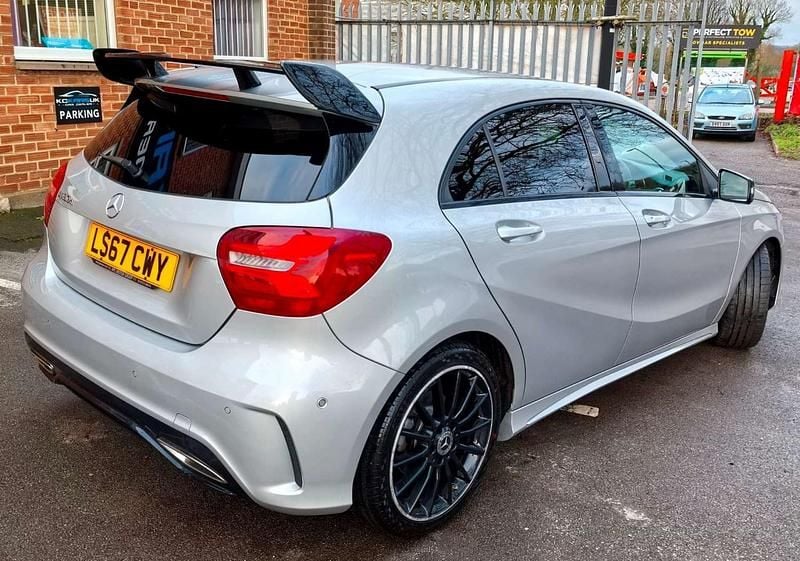 Used Mercedes A180 AMG Line Premium 109 HP (80 kW) 2017 Silver Hatchback