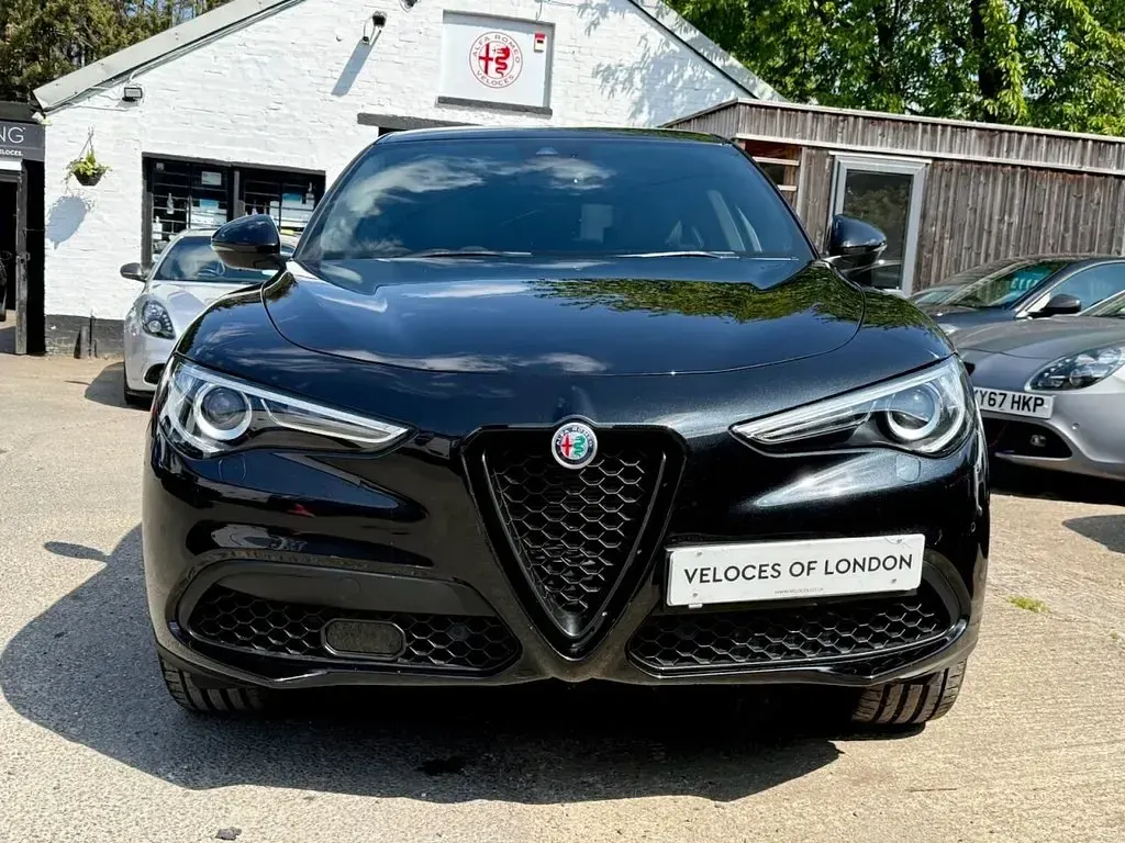 Used Alfa Romeo Stelvio 280 HP (205 kW) 2019 Black SUV