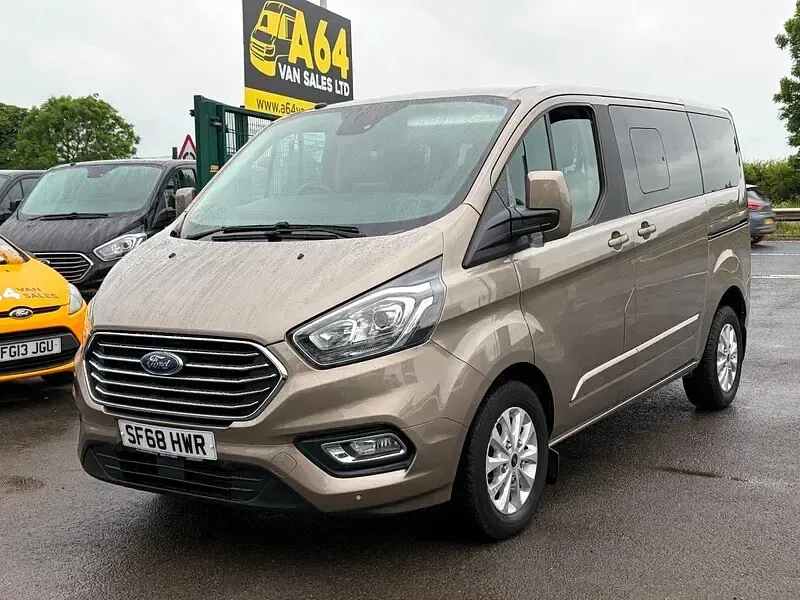 Used Ford Transit Custom Titanium 130 HP (95 kW) 2019 Silver Van
