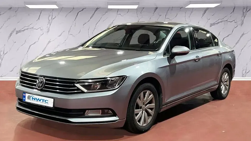 Usado VW Passat S 150 HP (110 kW) 2019 Prateado Sedan