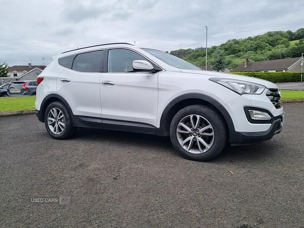 White Used 2013 Hyundai Santa Fe Premium SUV | £6,450 - Image 1/4