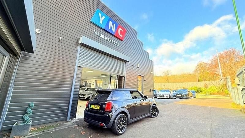 Used Mini Cooper SE Hatch 135 kW (184 HP) 2021 Black Hatchback