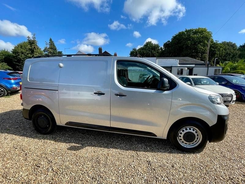 Silver Used 2018 Peugeot Expert Van | £7,995 (Fair price) - Image 1/4