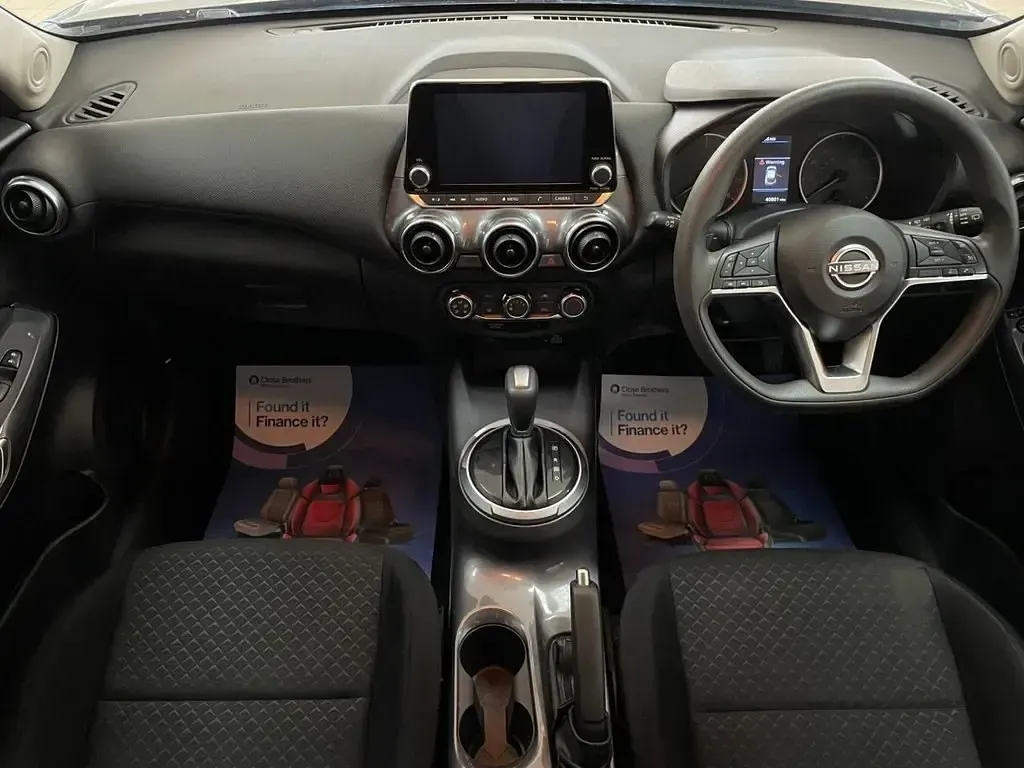 Usado Nissan Juke Acenta 117 CV (86 kW) 2023 Gris SUV