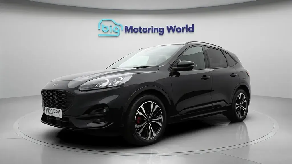 Second-hand Ford Kuga ST-Line X 190 CP (139 kW) 2023 Negru SUV