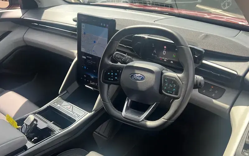 Used Ford Explorer Select 210 kW (286 HP) 2025 Red SUV
