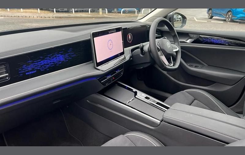 Used VW Passat Elegance 200 HP (147 kW) 2025 Grey Estate