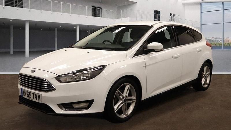 Used Ford Focus Titanium 2015 White Hatchback